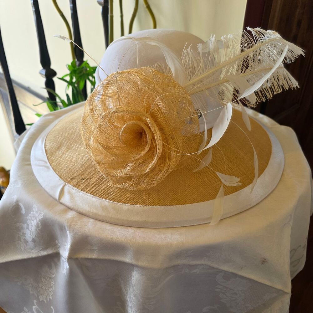 NWT Elite Champagne white‎ sun hat w/gem stones, feathers, bow/rose